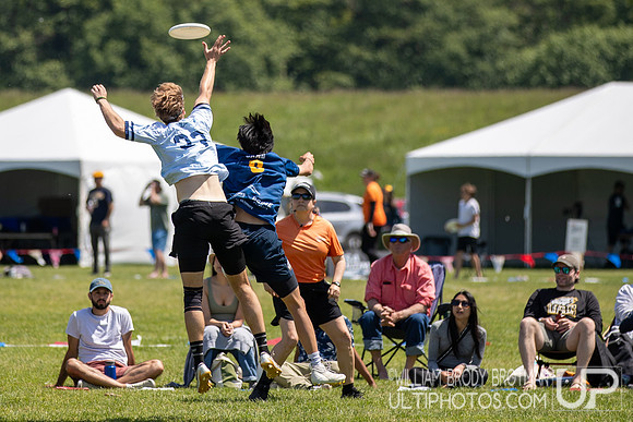 Day 2 of the USA Ultimate D-I College Championships