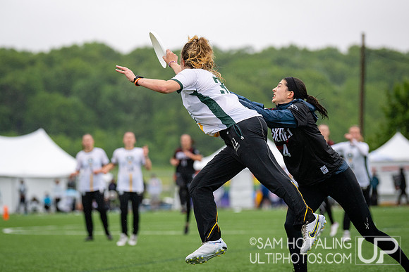 Semifinals at USAU DI College Championships