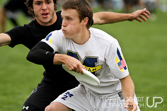 2012 USAU D-I College Championships Friday Round 1 Action