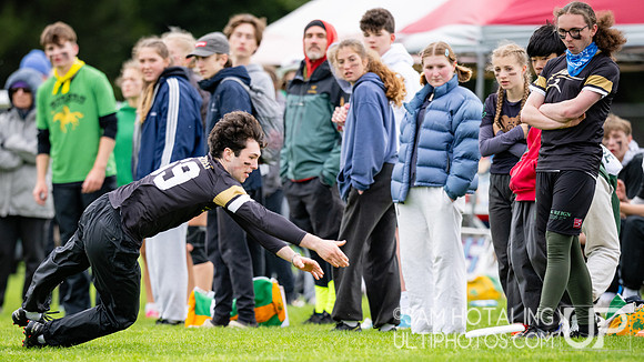 Pool play round IV at DiscNW Spring Reign