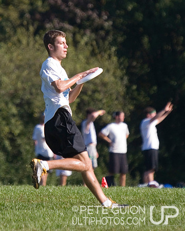 Sunday Round 1 Action -- 2011 Hucks off the Hilltop