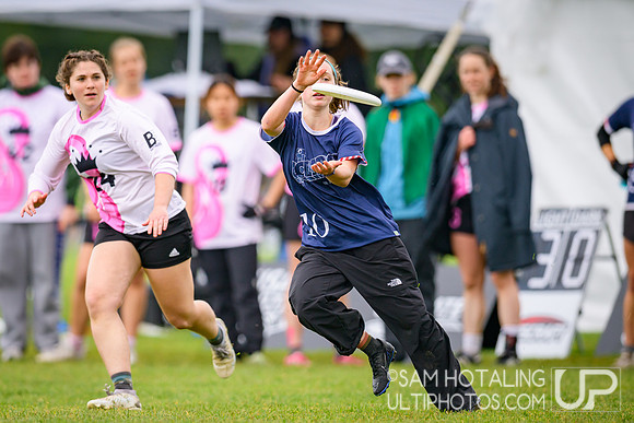 Round IV pool play at USAU D-III College Championships