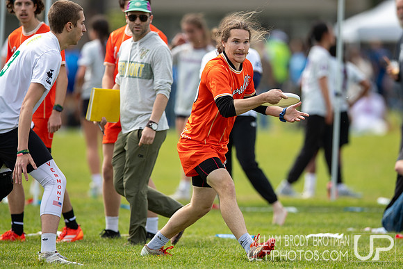 Day 1 of the USA Ultimate D-I College Championships