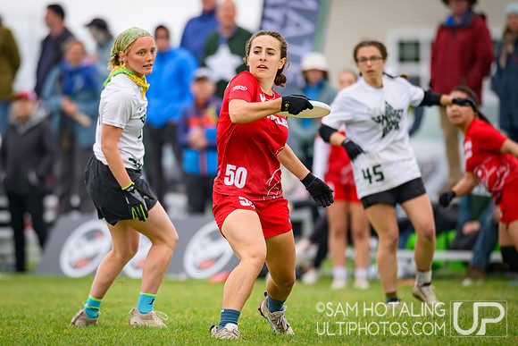 Haverford/Bryn Mawr Sneetches vs Wesleyan Vicious Circles in finals at USAU D-III College Championships