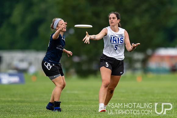 FABulous vs Iris in pool play at World Ultimate Club Championships