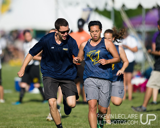 2014 USAU D-I College Champs Saturday Round 1 Action