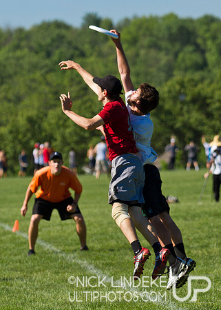 2014 USAU D-I College Champs Saturday Action