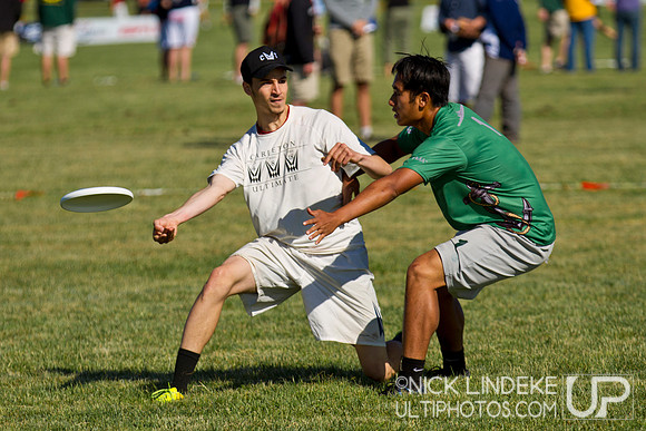 2014 USAU D-I College Champs Friday Action