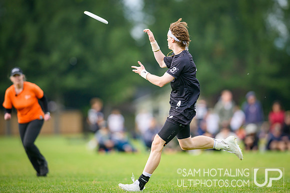 Pool play at USAU D-I College Championships