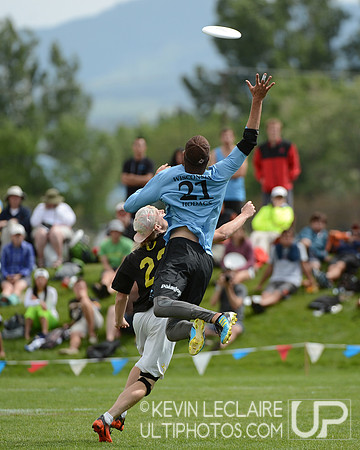 2012 USAU D-I College Championships Sunday Action