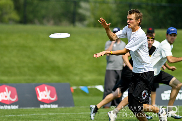 2012 USAU D-I College Championships Saturday Round 2 Action