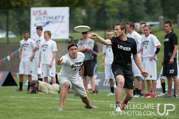 2012 USAU D-I College Championships Friday Action