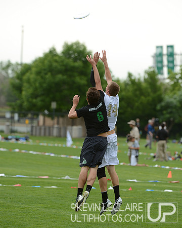 2012 USAU D-I College Championships Friday Round 1 Action