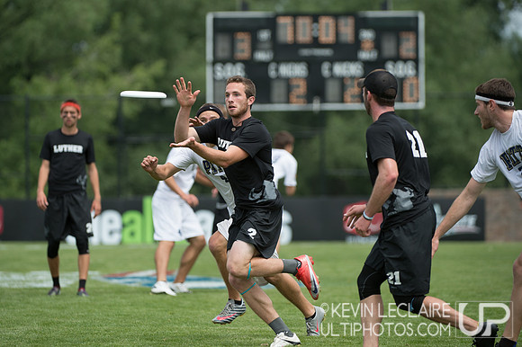2012 USAU D-I College Championships Friday Action