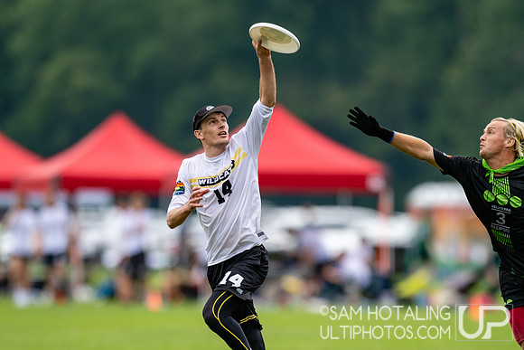 Melbourne Ellipsis vs Wildcats in pool play at World Ultimate Club Championships