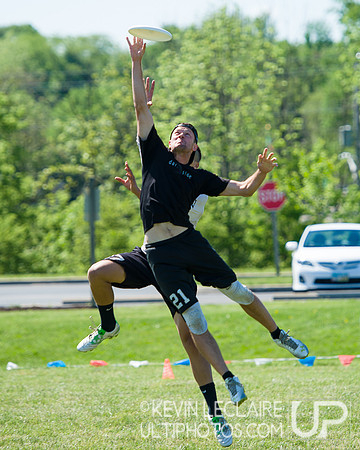 2014 USAU D-I College Champs Saturday Round 2 Action