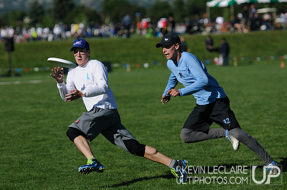 2012 USAU D-I College Championships Sunday Action