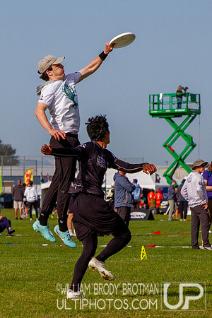 Day 2 of the USA Ultimate D-I College Championships