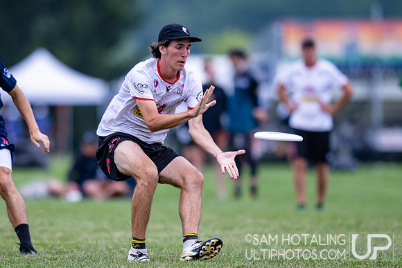 CUSB Open vs Sunder in pool play at World Ultimate Club Championships