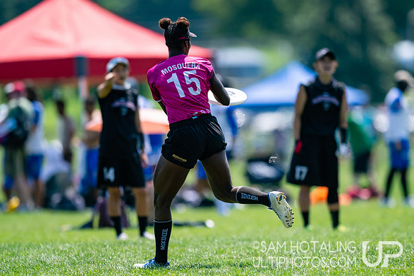 TOKYO Mavericks vs Revolution in quarterfinals at World Ultimate Club Championships