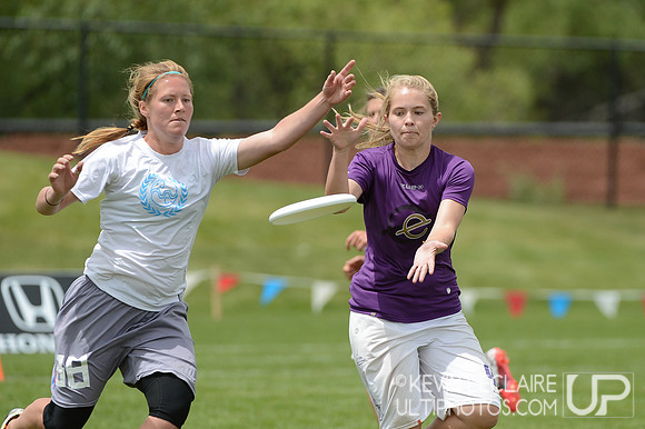 2012 USAU D-I College Championships Sunday Action