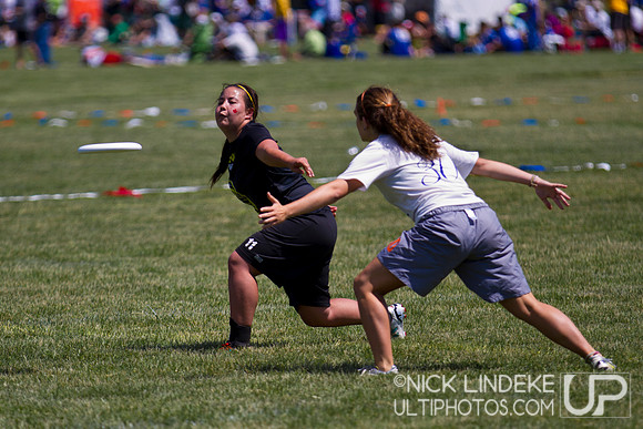 2014 USAU D-I College Champs Friday Action