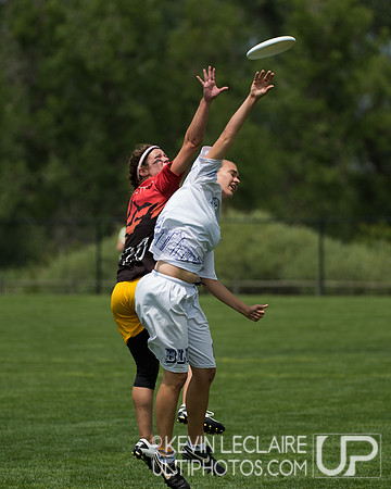 2012 USAU D-I College Championships Friday Action