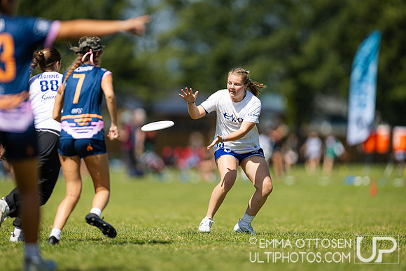 Saturday full coverage from USAU D-I College Championships, Tufts vs Santa Barbara