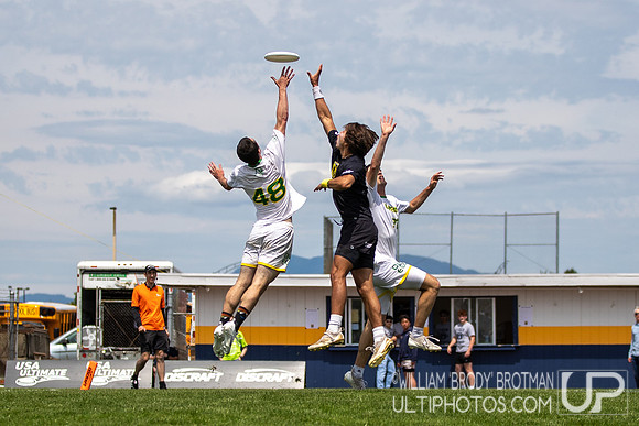 Day 3 of the USA Ultimate D-I College Championships
