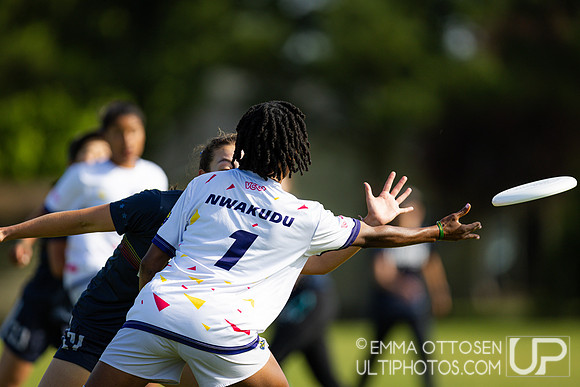 Saturday full coverage from USAU D-I College Championships, UC Santa Cruz vs UC Davis