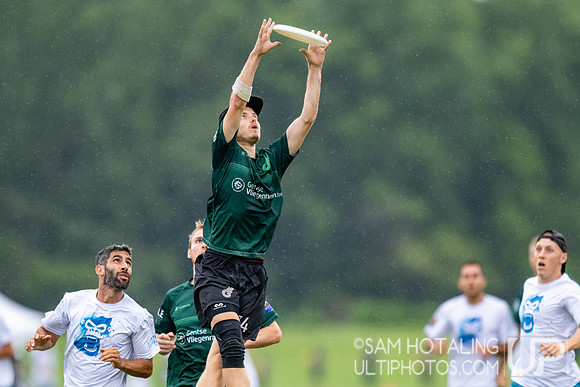 Gentle vs Guayota in pool play at World Ultimate Club Championships