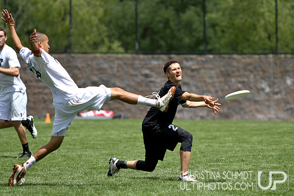 2012 USAU D-I College Championships Sunday Action