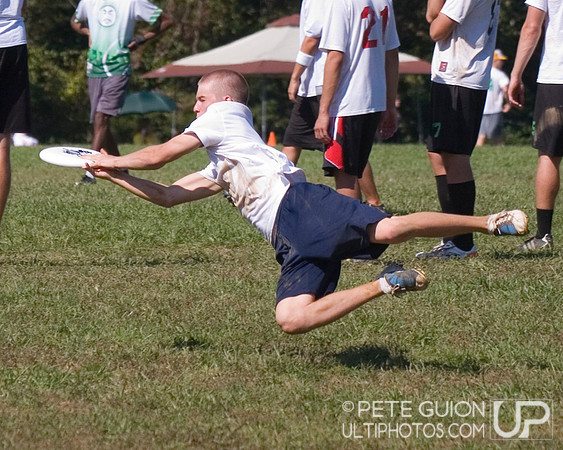 Sunday Round 2 Action -- 2011 Hucks off the Hilltop