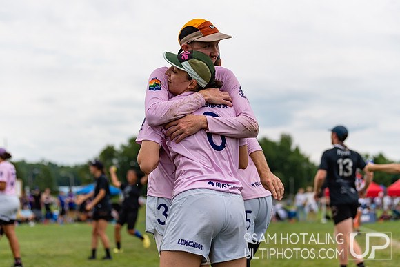 Lunchbox vs Mixtape in semifinals at World Ultimate Club Championships