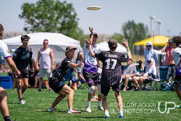 Pool play at 2024 USAU Youth Club Championship