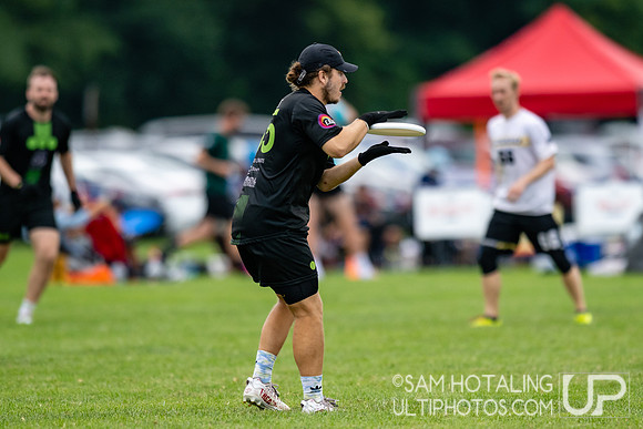 Melbourne Ellipsis vs Wildcats in pool play at World Ultimate Club Championships