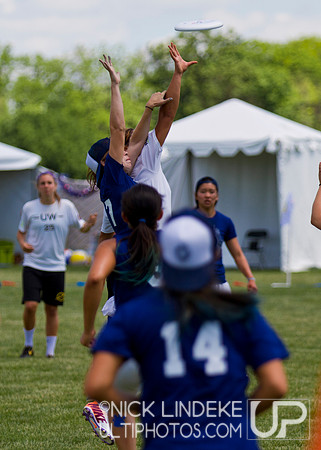 2014 USAU D-I College Champs Saturday Action
