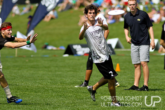 2012 USAU D-I College Championships Saturday Round 4 Action