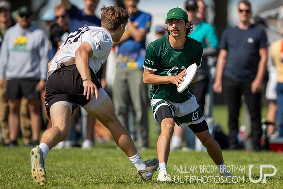 Day 2 of the USA Ultimate D-I College Championships