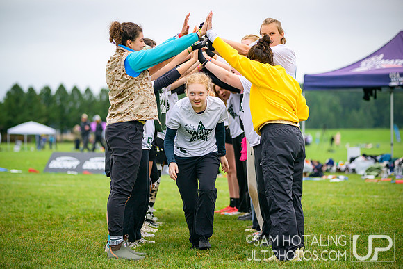 Haverford/Bryn Mawr Sneetches vs Wesleyan Vicious Circles in finals at USAU D-III College Championships
