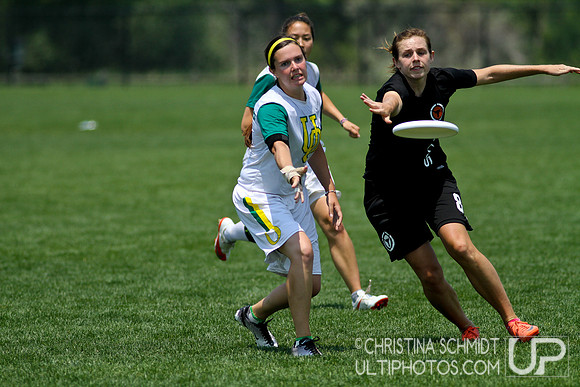 2012 USAU D-I College Championships Saturday Round 3 Action
