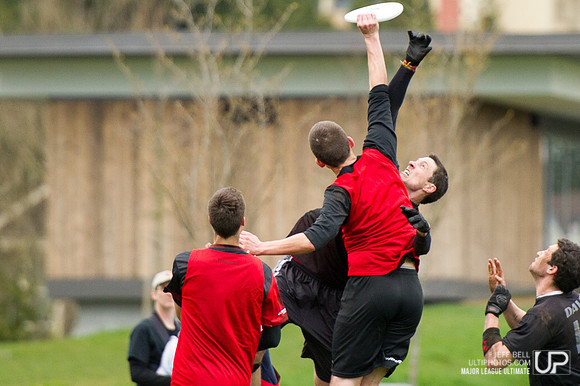 Preseason_scrimmage_20140406_171646_JBP00377