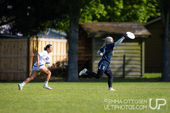 Saturday full coverage from USAU D-I College Championships, UC Santa Cruz vs UC Davis