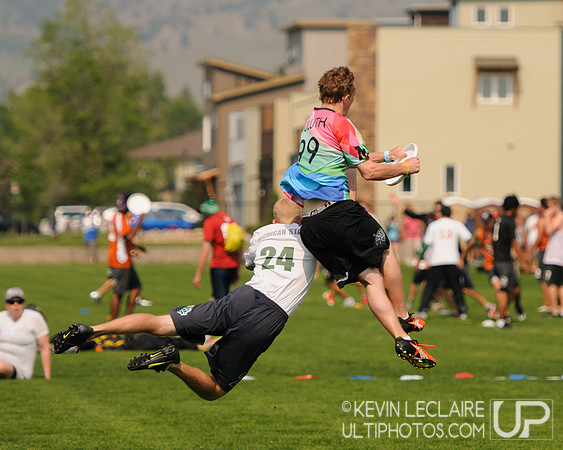 2012 USAU D-I College Championships Saturday Action