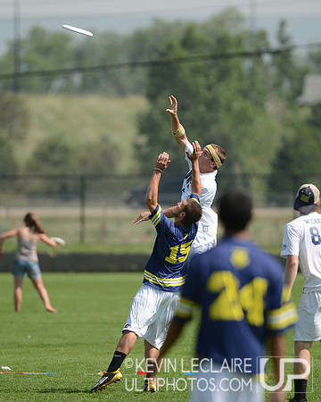 2012 USAU D-I College Championships Saturday Action