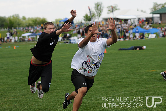Friday 12:30pm round -- 2011 USAU College Championships