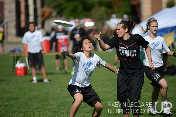 2012 USAU D-I College Championships Sunday Action