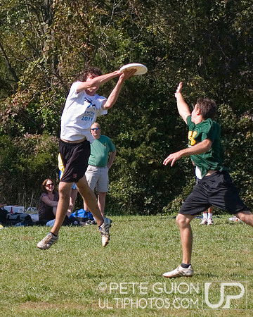 Sunday Round 2 Action -- 2011 Hucks off the Hilltop