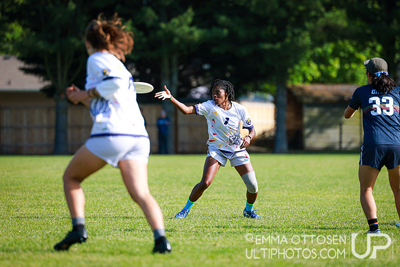 Saturday full coverage from USAU D-I College Championships, UC Santa Cruz vs UC Davis