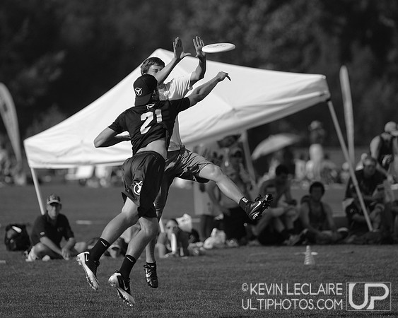 2012 USAU D-I College Championships Saturday Action